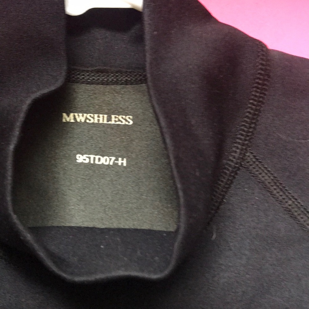 Black and White Billabong wetsuit top